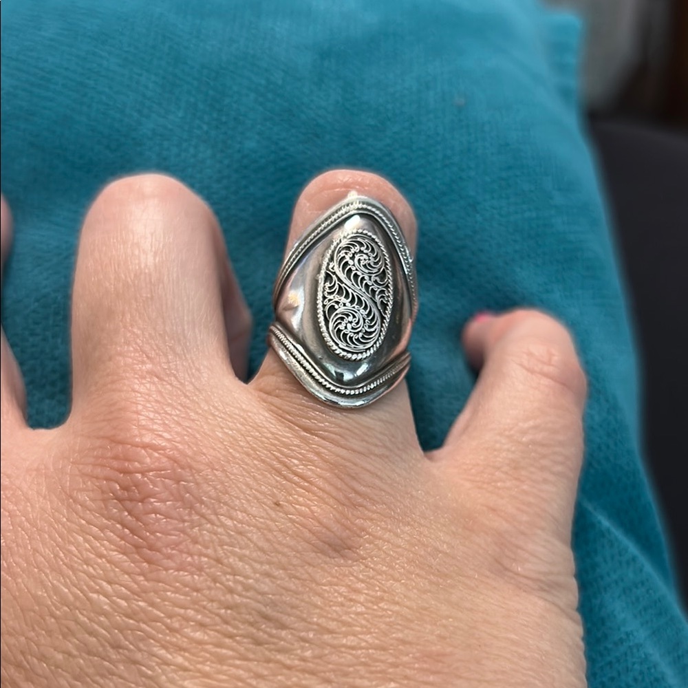 Elegant Silver Wave Design Ring